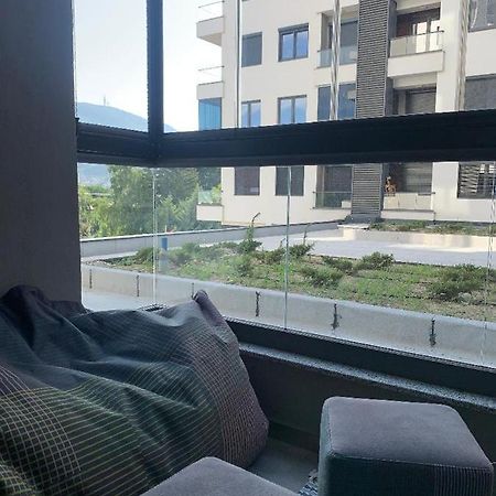 Pink Modern Apartment Скопие Екстериор снимка