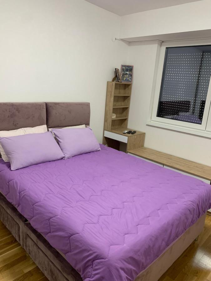 Pink Modern Apartment Скопие Екстериор снимка