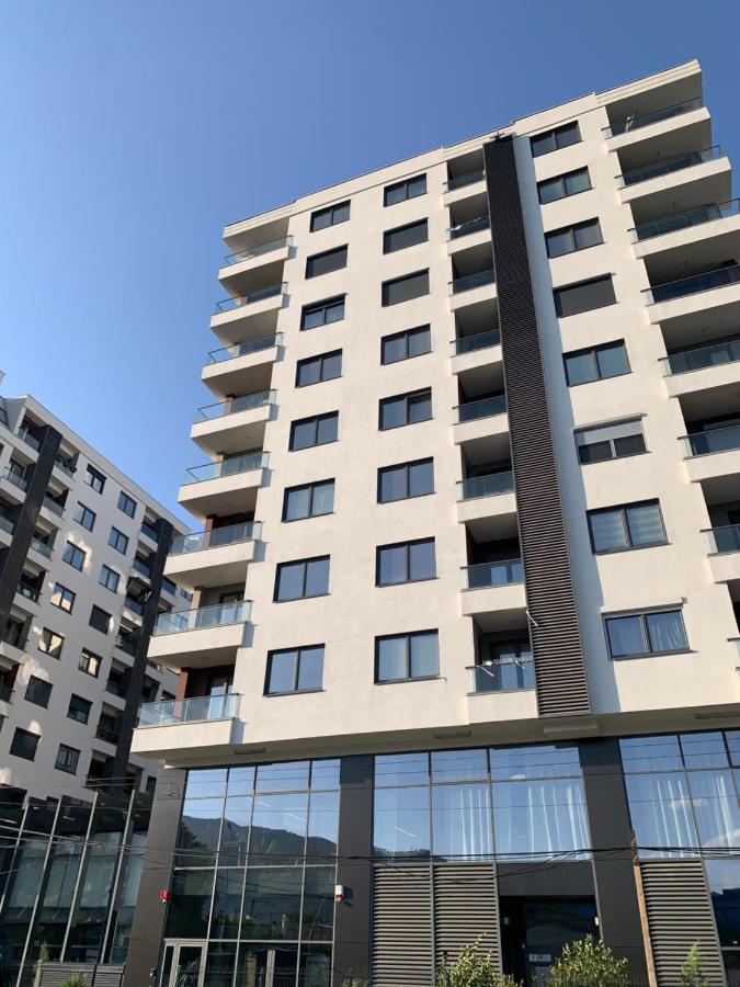 Pink Modern Apartment Скопие Екстериор снимка