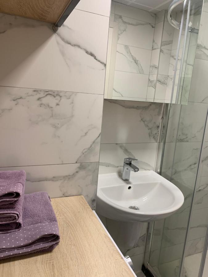 Pink Modern Apartment Скопие Екстериор снимка