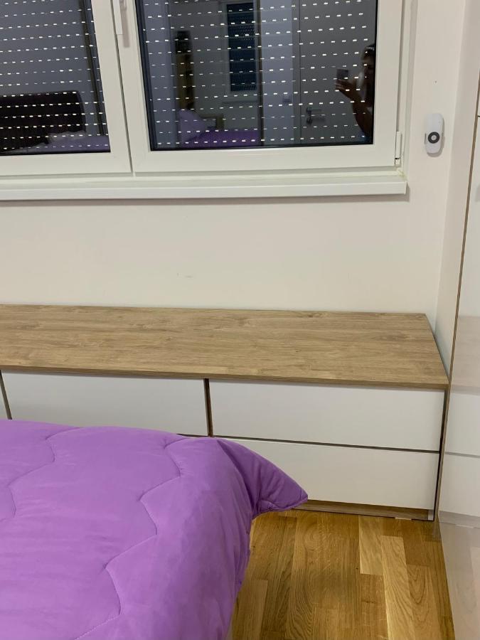 Pink Modern Apartment Скопие Екстериор снимка
